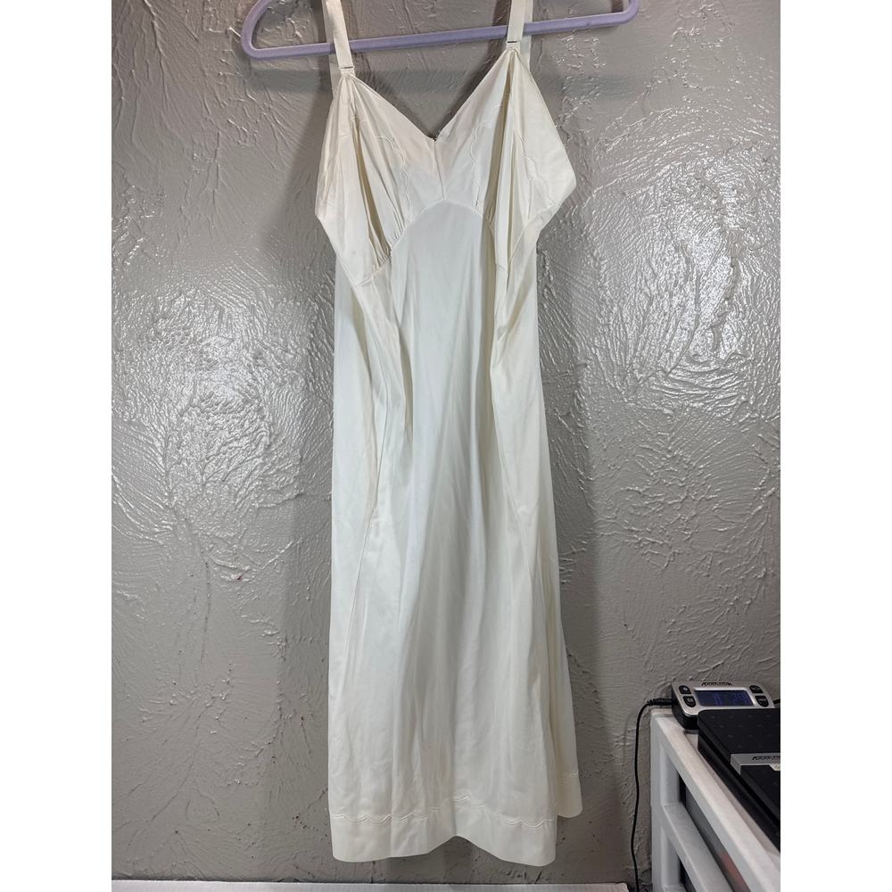Miss Emmy‎ Womens Off White Adjustable Strap V Neck Slip Size 36 Vintage